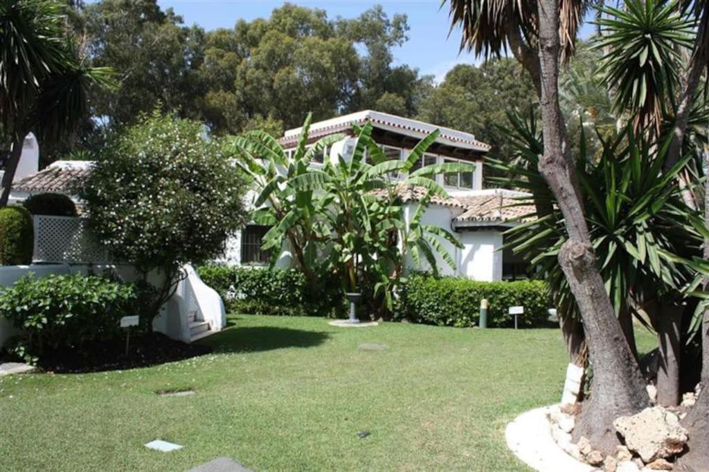 Apartamento Beachfront Development With Tropical Gardens. *