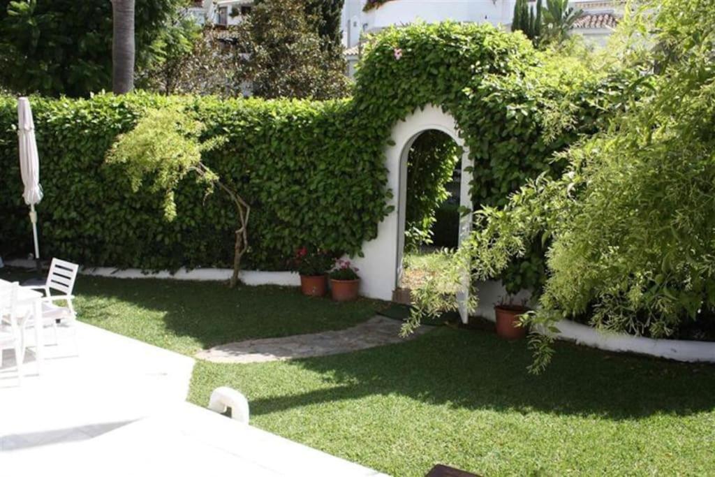 Beachfront Development With Tropical Gardens. * Marbella