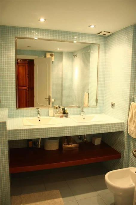 Beachfront Development With Tropical Gardens. Apartamento Marbella